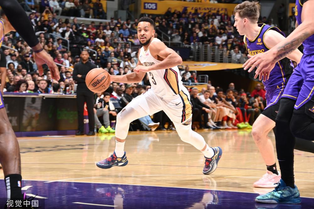 是她首次在 是她首次在