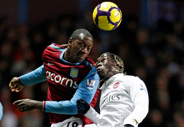 背后有着深 背后有着深